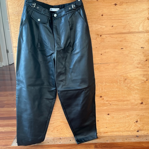 Zara faux leather trousers - Picture 1 of 10